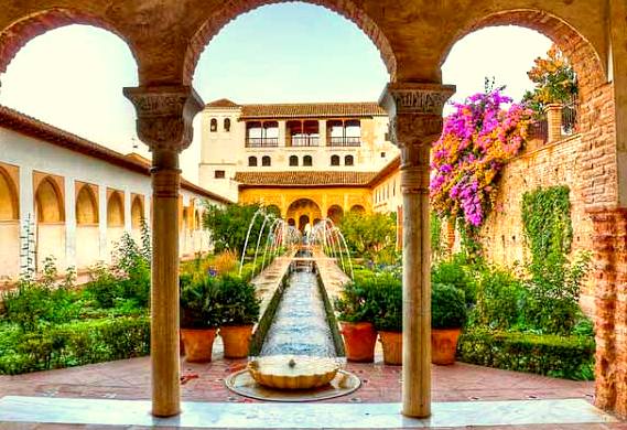 Elhamra Sarayı’nın Cennet Bahçeleri